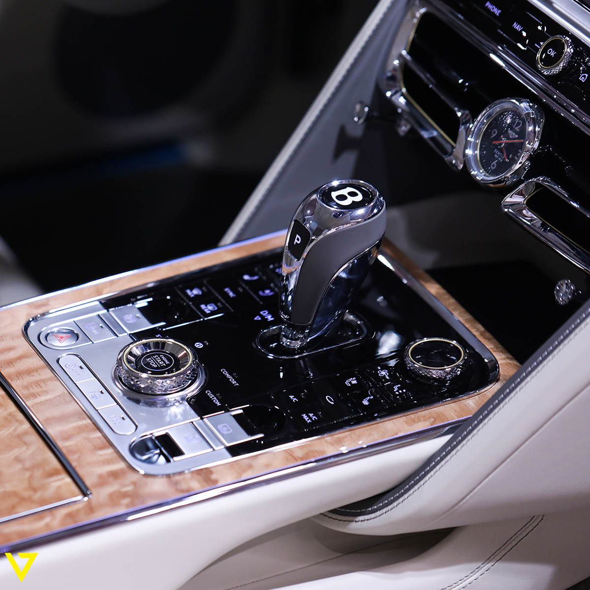 2020 Bentley Flying Spur, 10/11