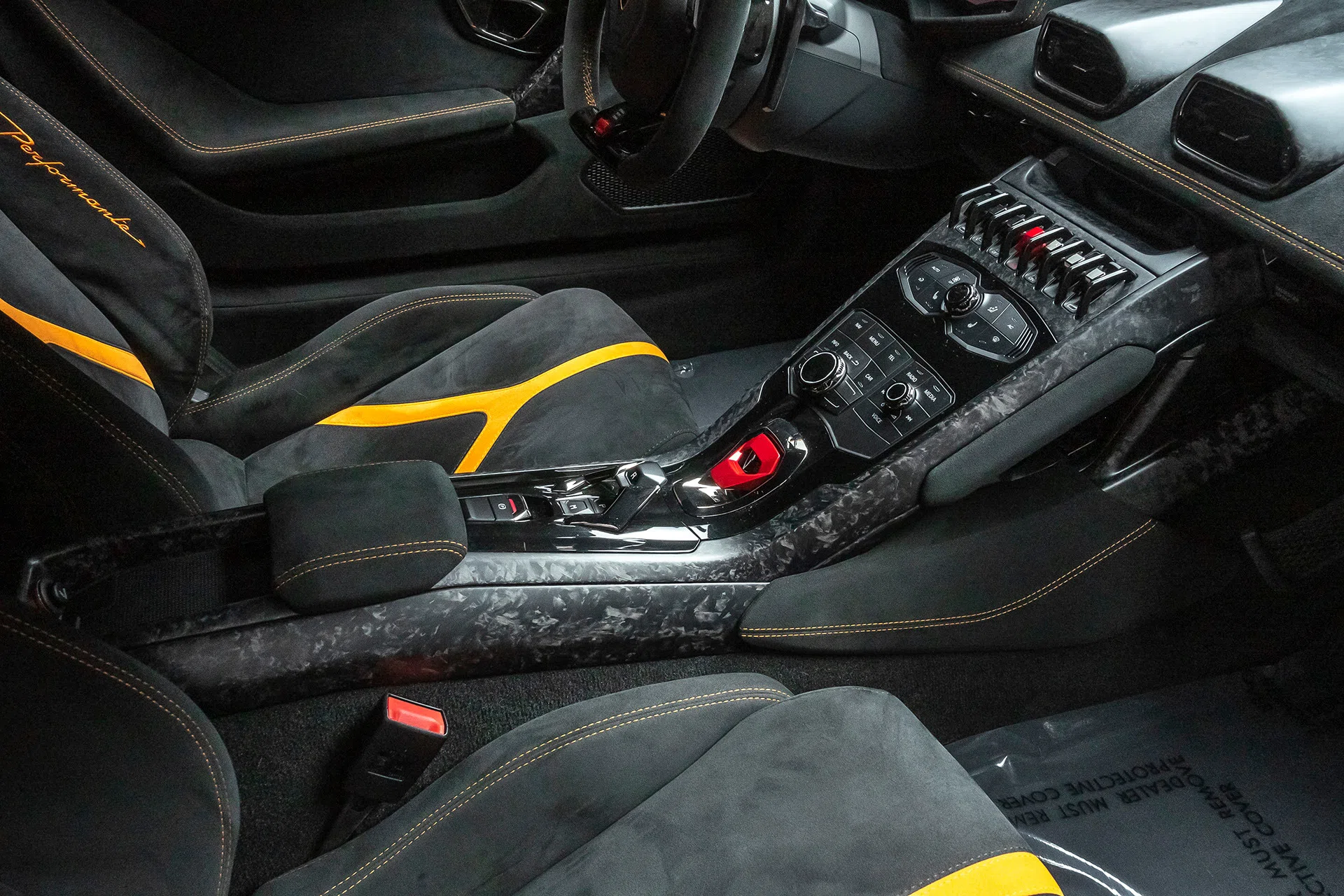 2018 Lamborghini Huracan LP640-4 Performante Coupe interior, Nero Cosmus