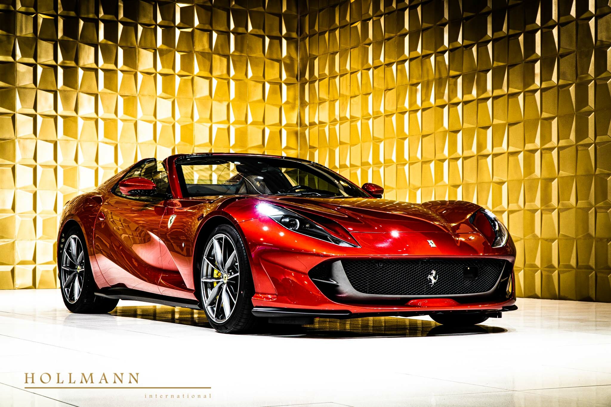 2020 Ferrari 812 GTS, 19/20