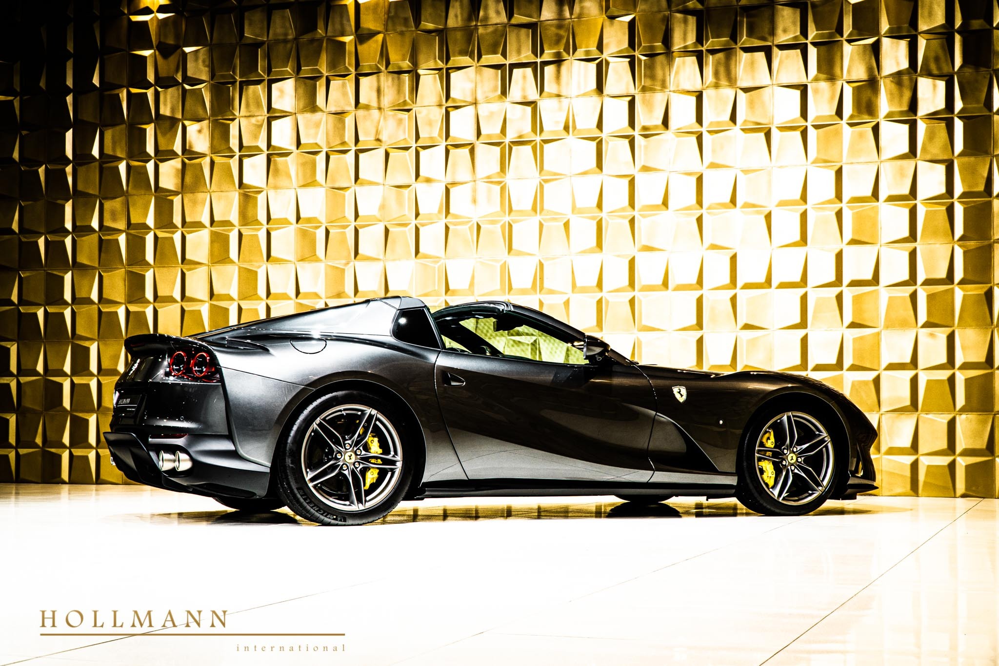 2020 Ferrari 812 GTS, 2/20