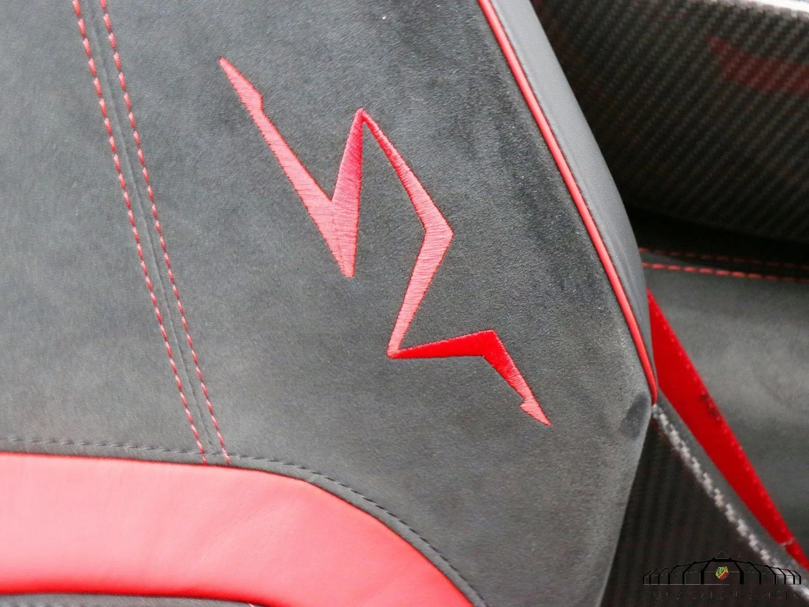 2015 Lamborghini Aventador LP 750-4 SV - Superveloce - Roadster interior, Black-Red