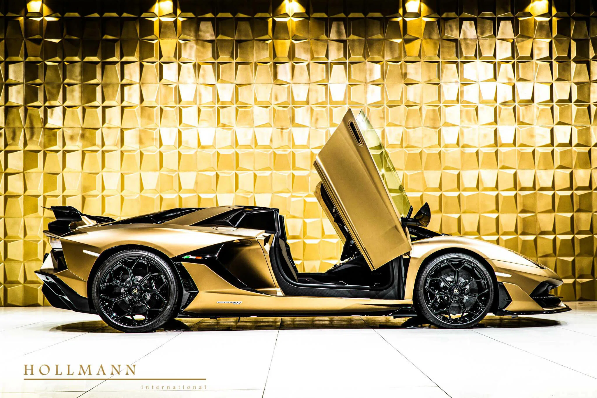 2020 Lamborghini Aventador SVJ Roadster