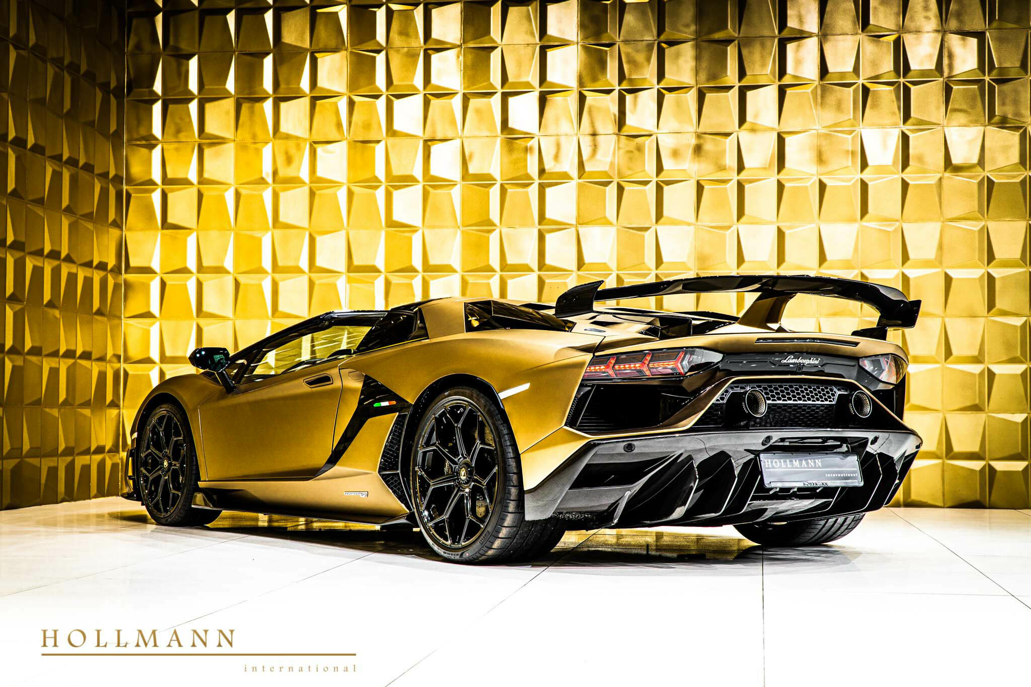 2020 Lamborghini Aventador SVJ Roadster, 3/14