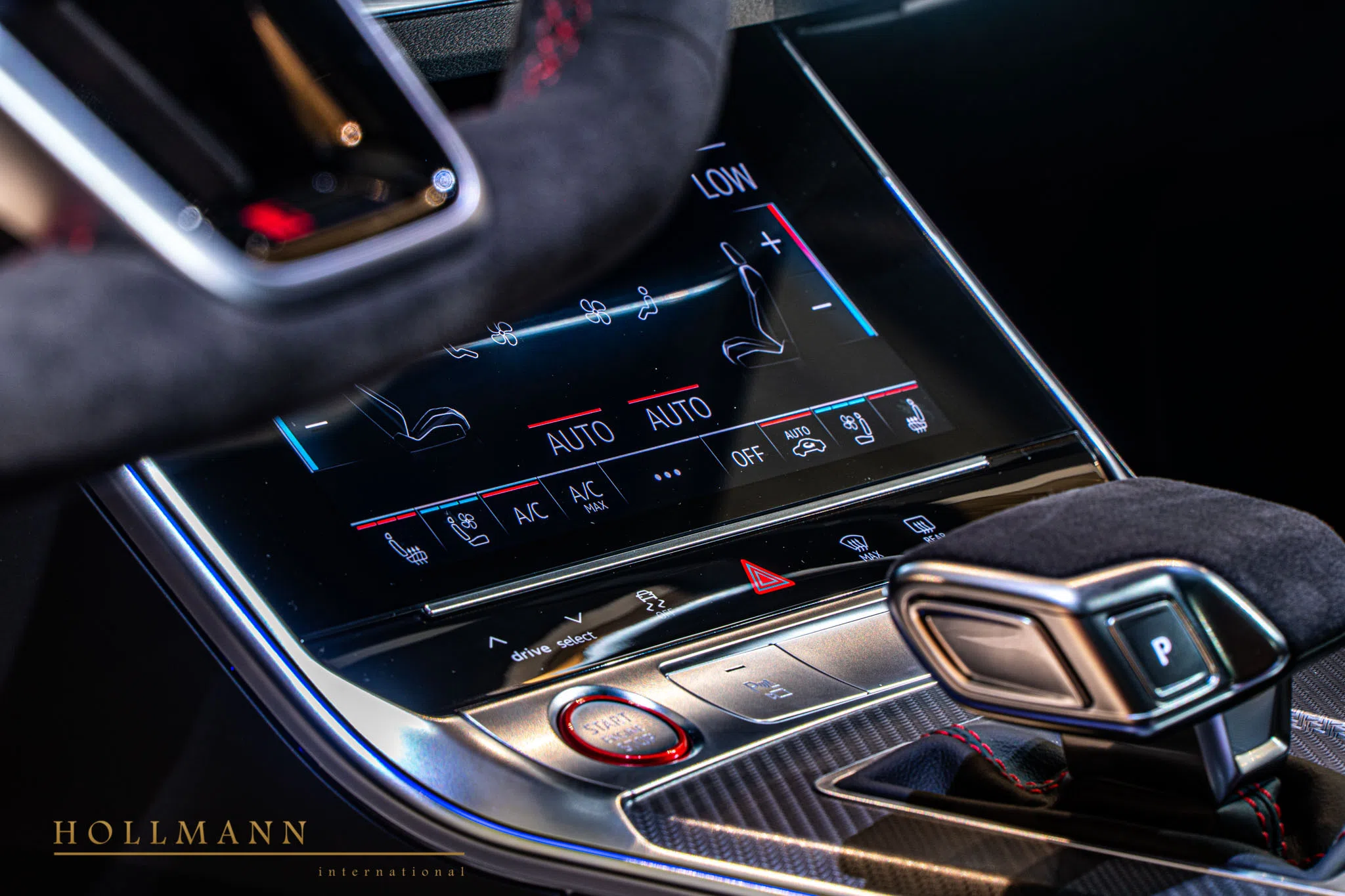 2020 Audi RS6 Avant interior, center console, Leder Schwarz