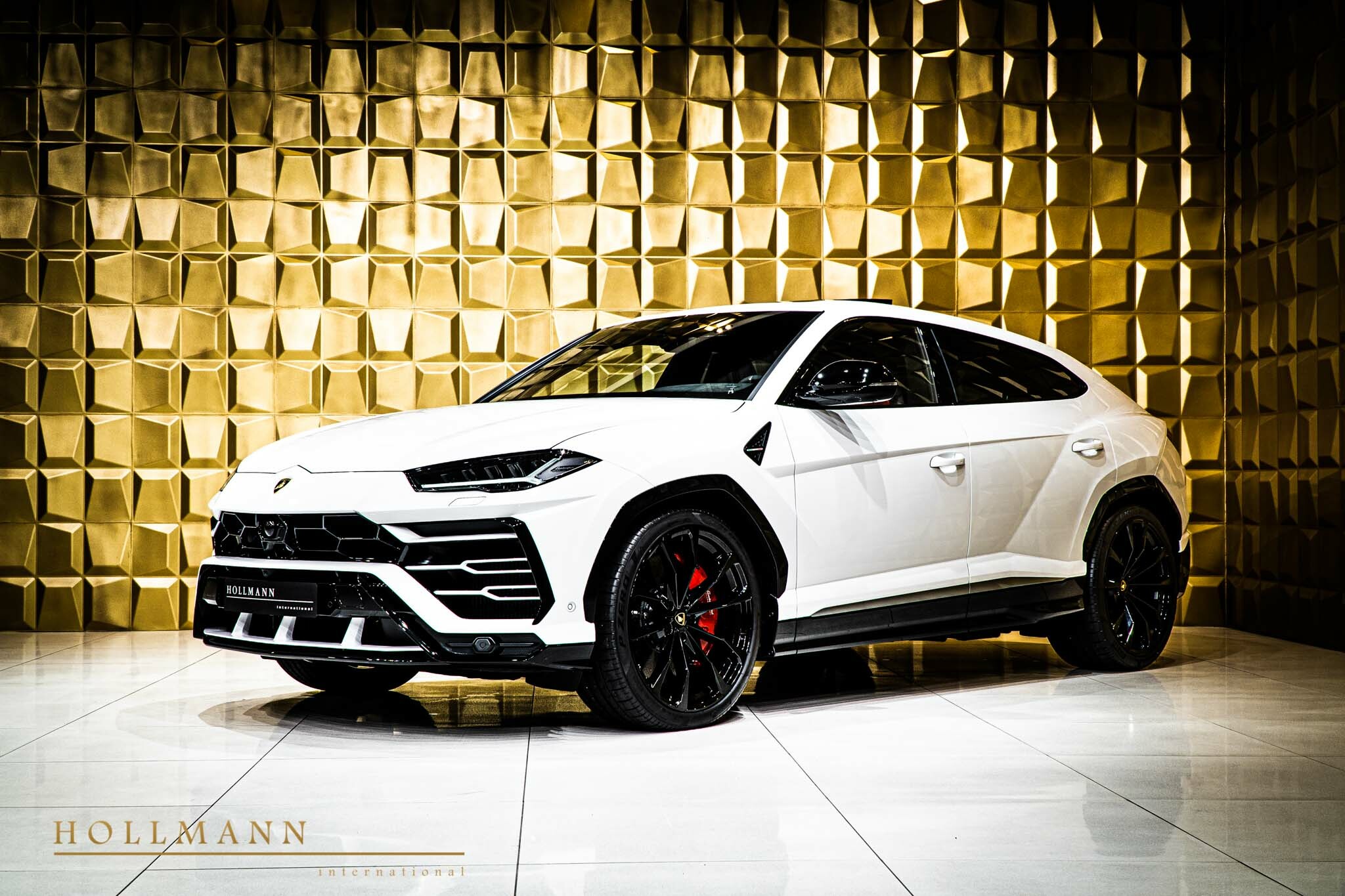 2020 Lamborghini Urus, 2/18