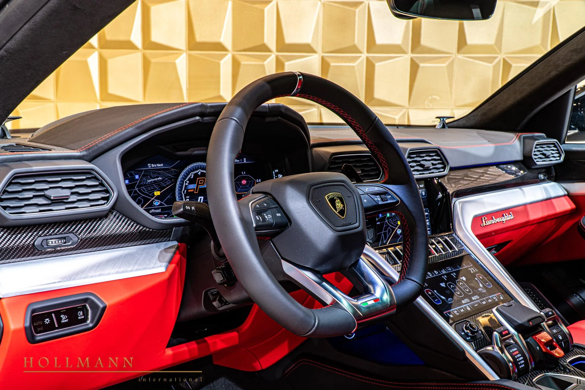 2020 Lamborghini Urus interior, Nero Ade / Rosso Alala
