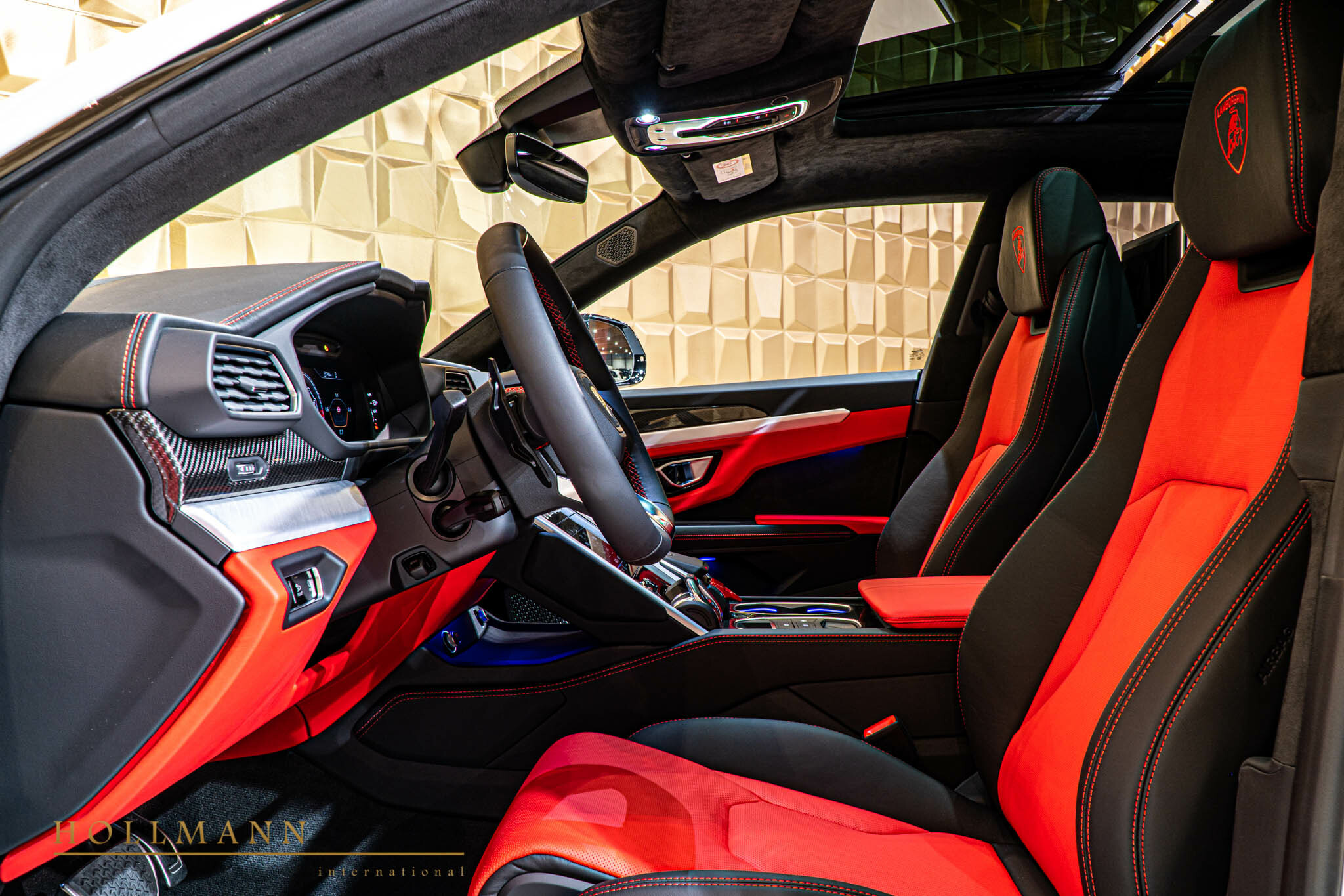 2020 Lamborghini Urus, 8/18