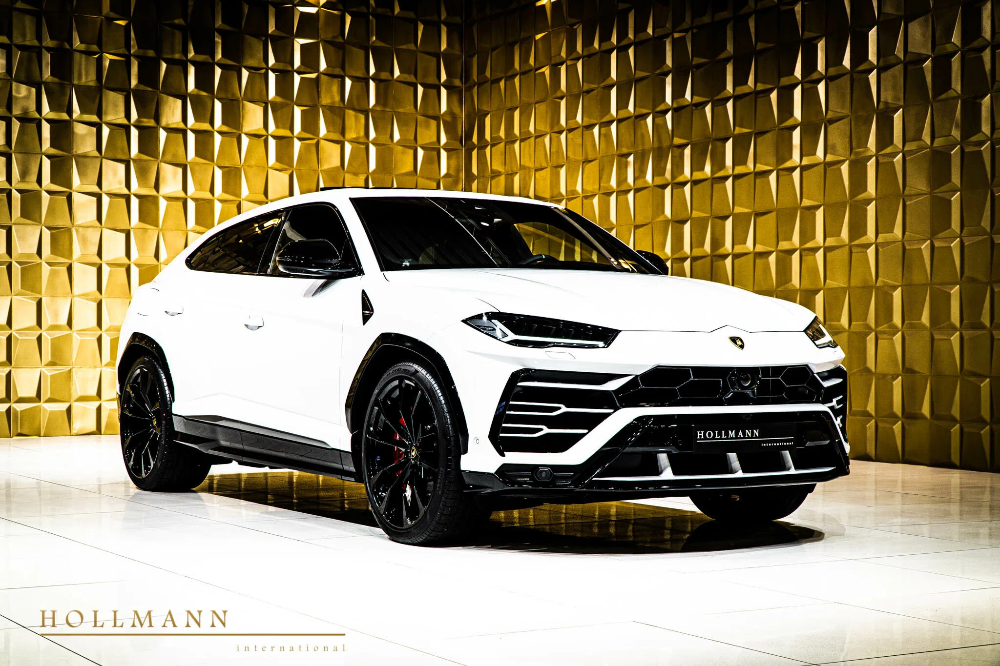 2020 Lamborghini Urus for sale, exterior, Bianco Icarus