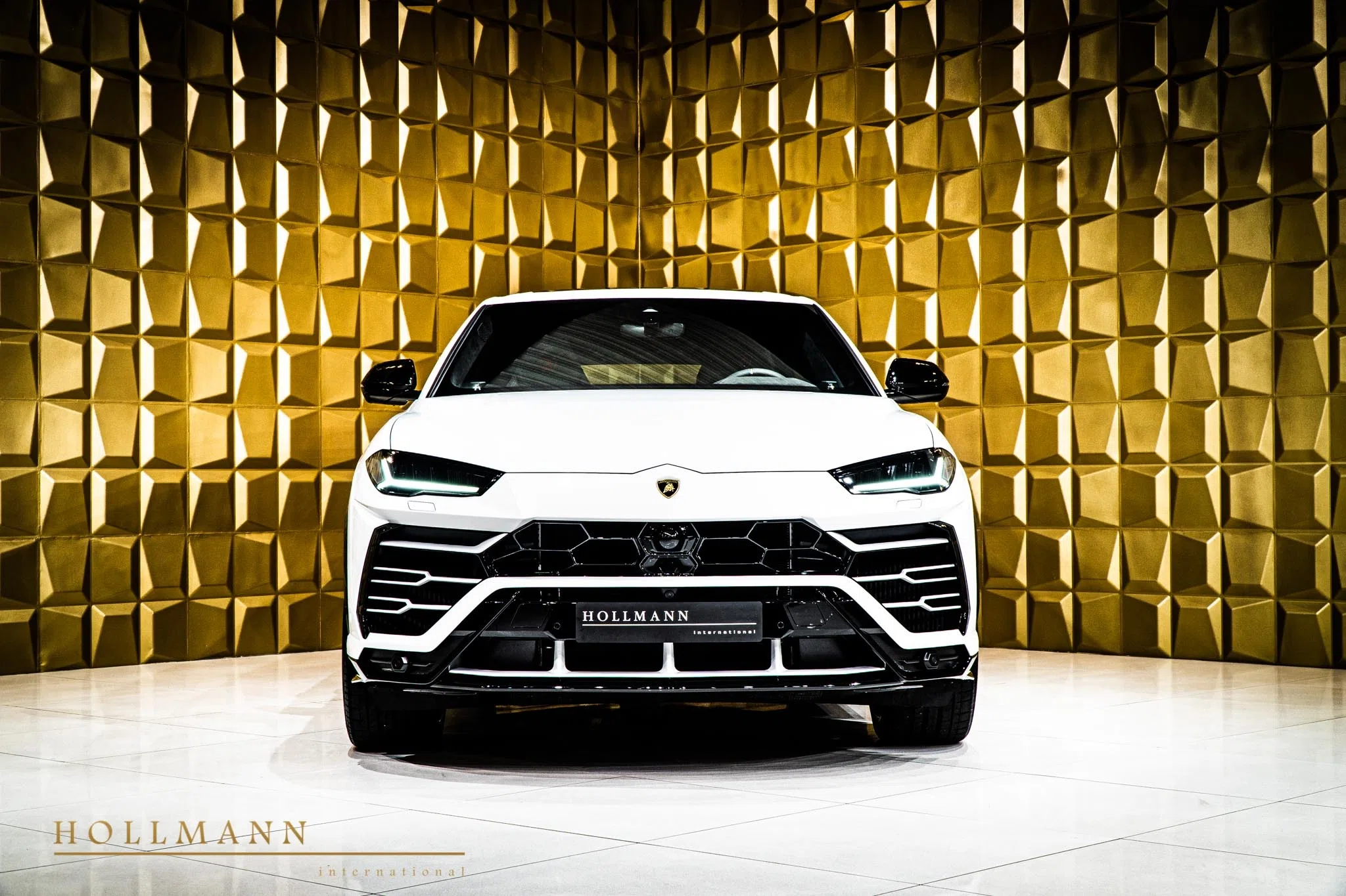 2020 Lamborghini Urus for sale, exterior, Bianco Icarus