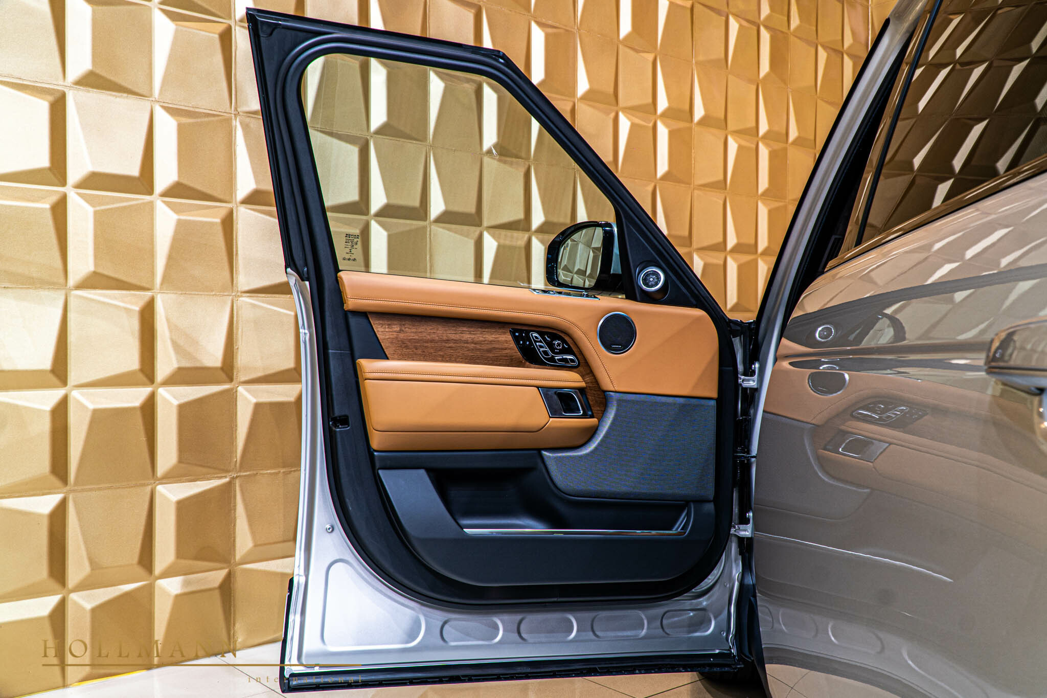 2020 Land Rover Range Rover  AUTOBIOGRAPHY LWB, 8/20