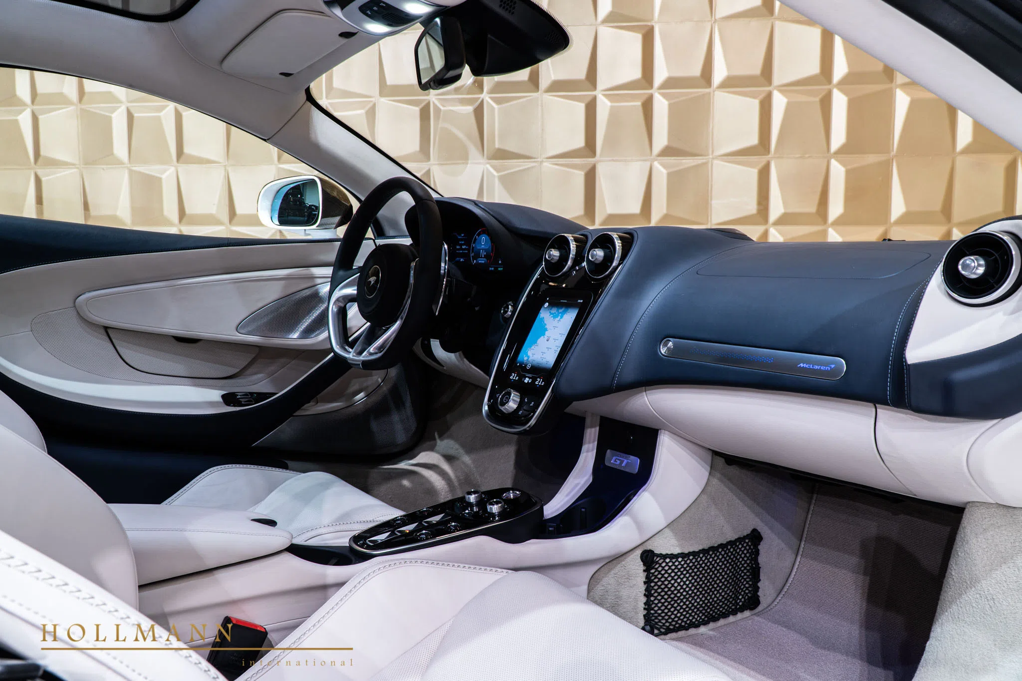 2020 McLaren GT by NOVITEC interior, Porcelain Jet Black