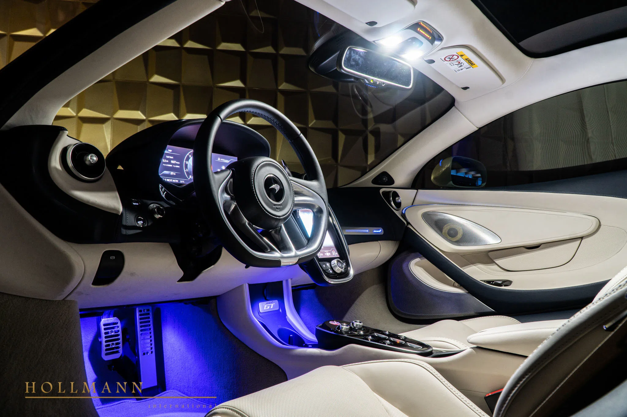 2020 McLaren GT by NOVITEC interior, dashboard, Porcelain Jet Black