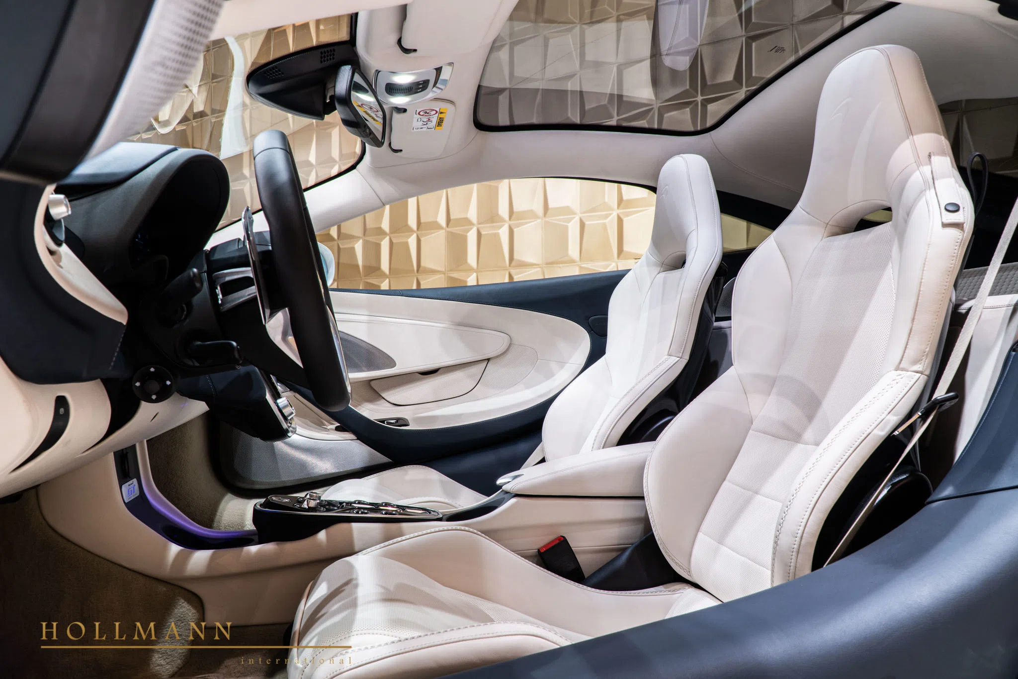 2020 McLaren GT by NOVITEC interior, seats, Porcelain Jet Black