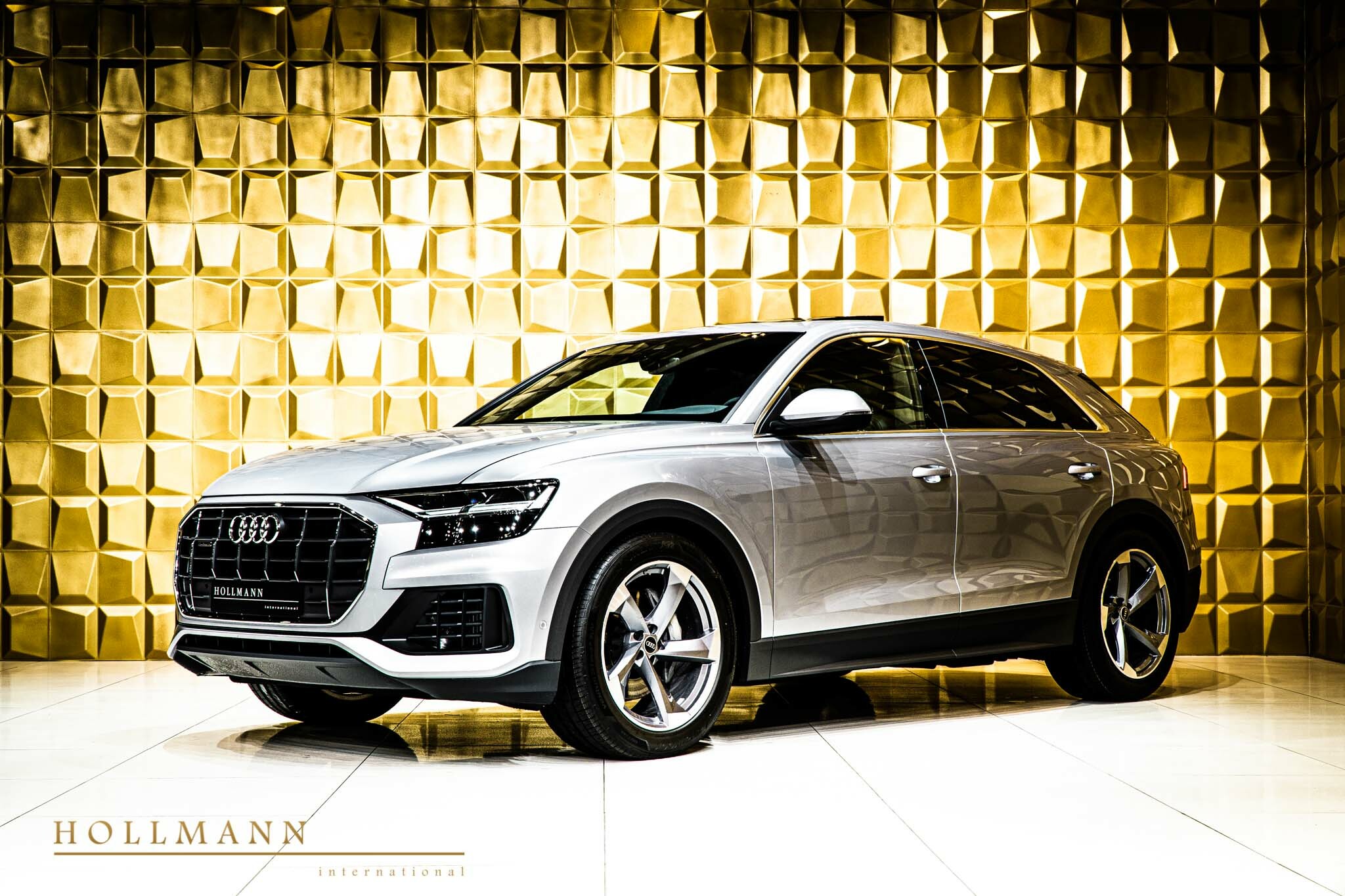 2020 Audi Q8 55 TFSI, 2/20