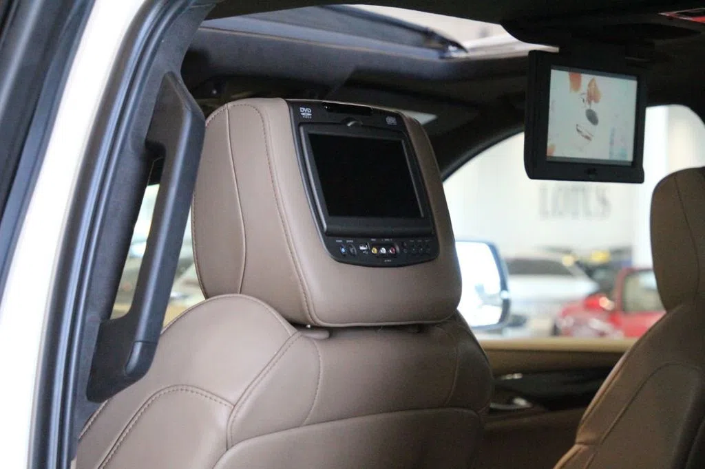 2019 Cadillac Escalade ESV interior, seats