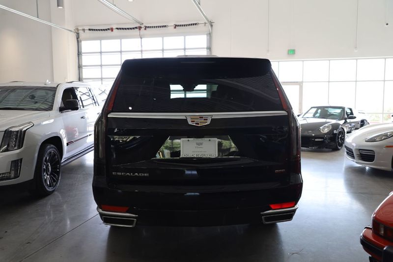 2021 Cadillac Escalade ESV, 7/18