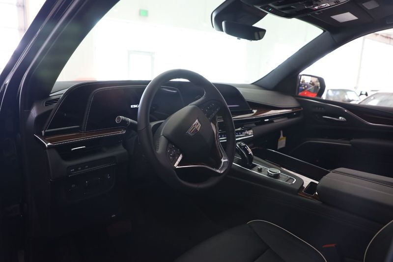 2021 Cadillac Escalade ESV, 9/18
