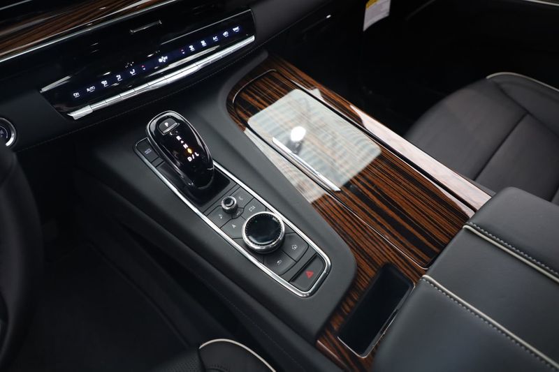 2021 Cadillac Escalade ESV, 12/18