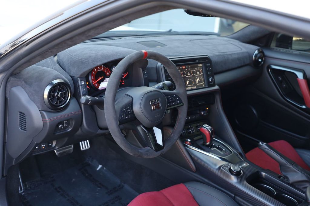 2017 Nissan GT-R, 10/20