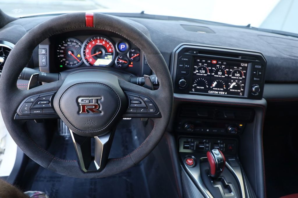 2017 Nissan GT-R, 16/20