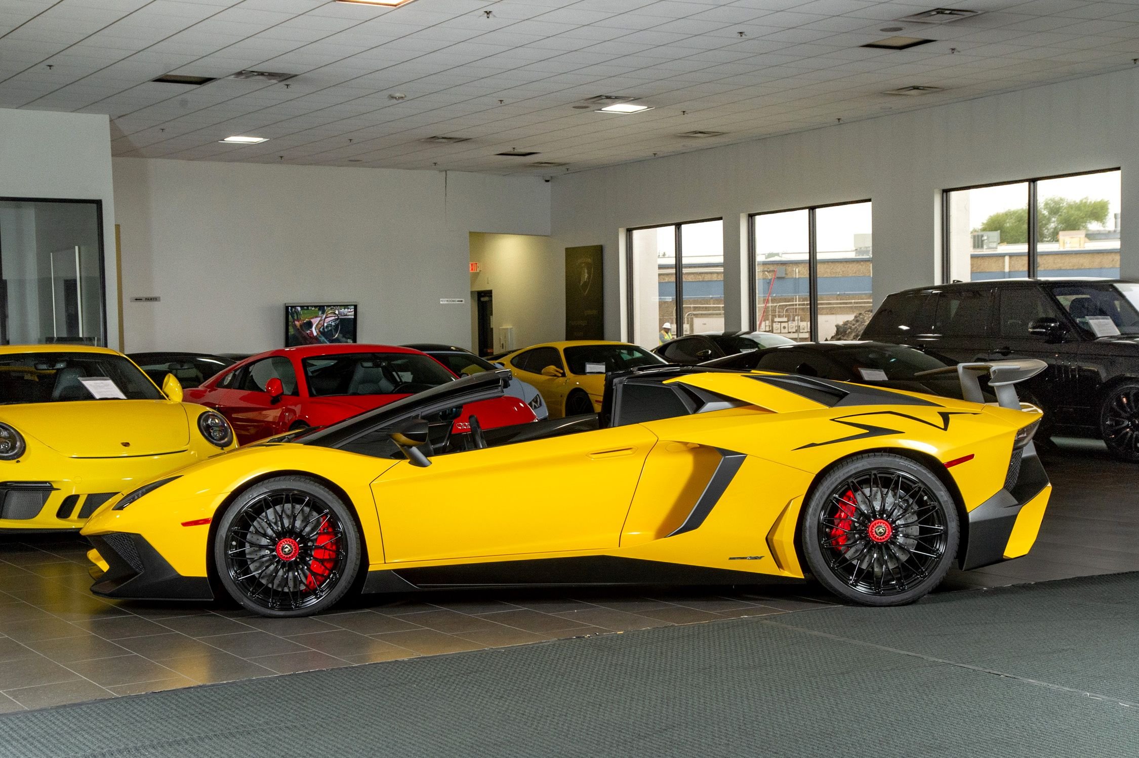2017 Lamborghini Aventador SV Roadster, 4/20