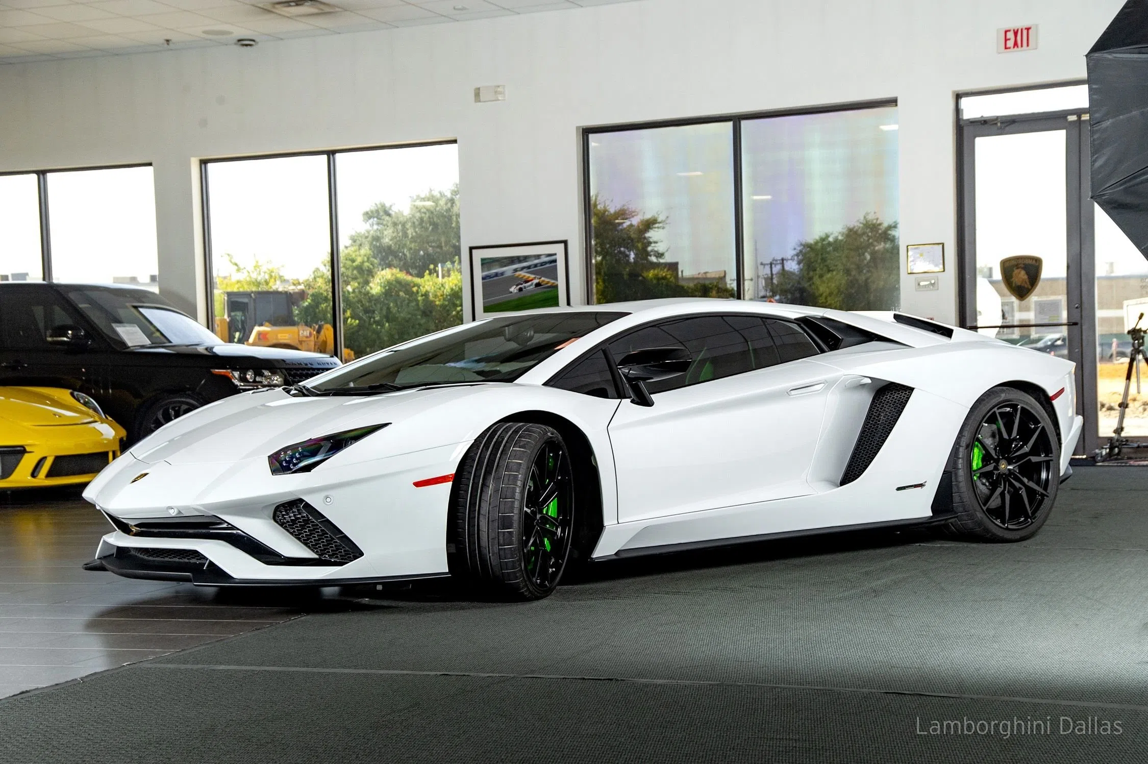 2018 Lamborghini Aventador S for sale, exterior, Bianco Isi