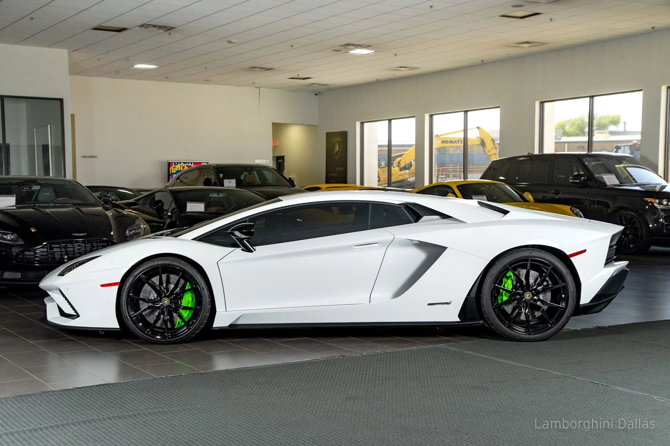 2018 Lamborghini Aventador S for sale, exterior, Bianco Isi