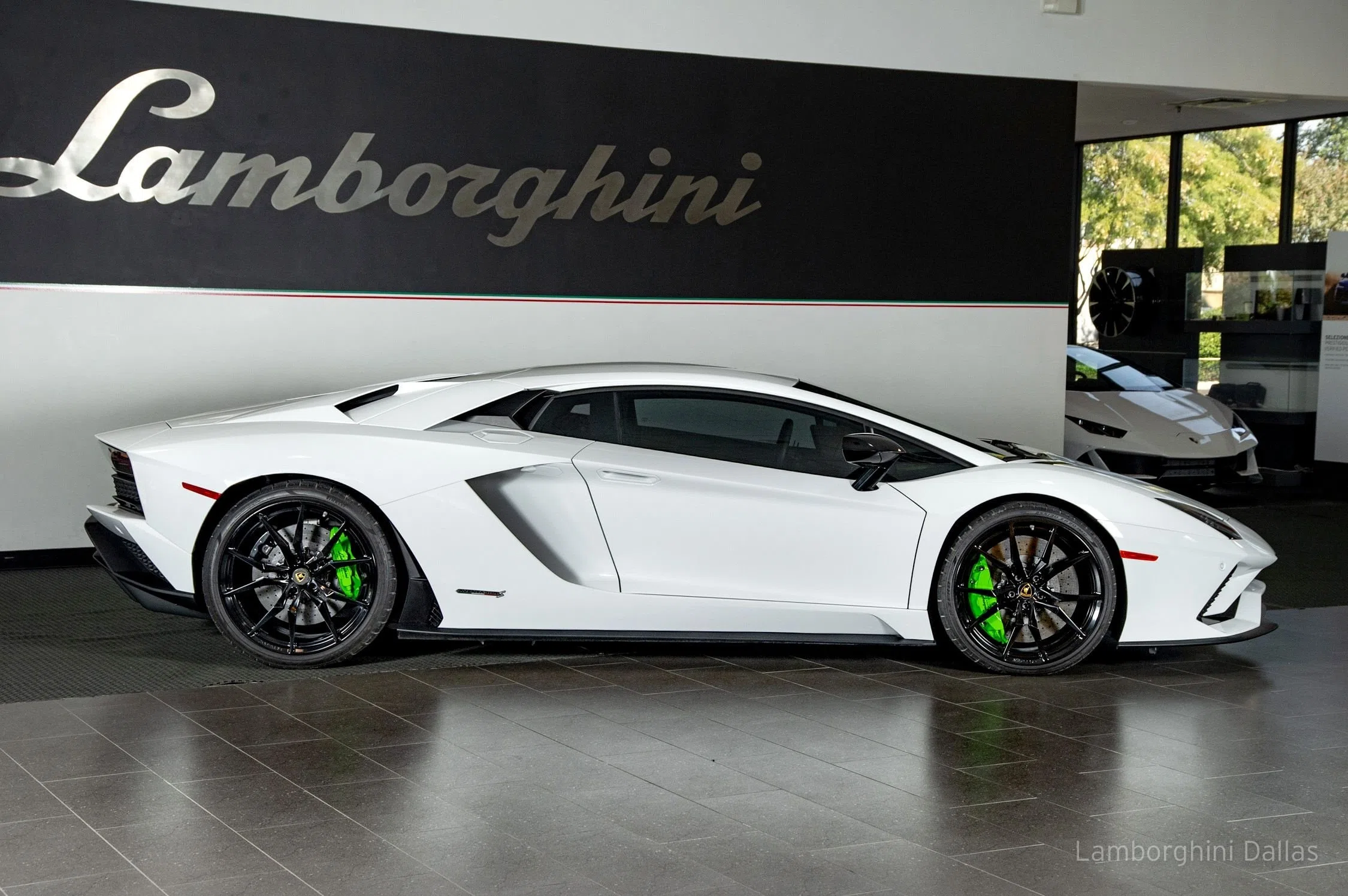 2018 Lamborghini Aventador S for sale, exterior, Bianco Isi