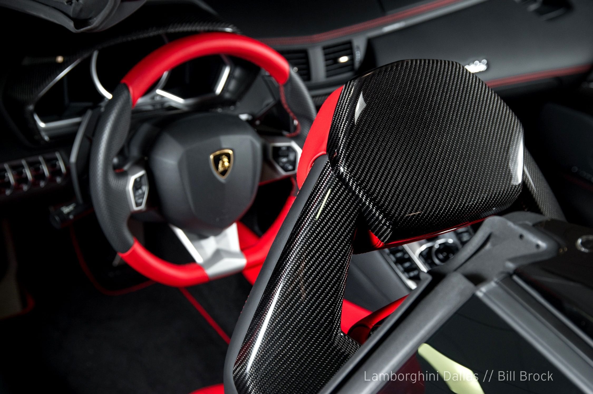 2016 Lamborghini Aventador Roadster, 3/20