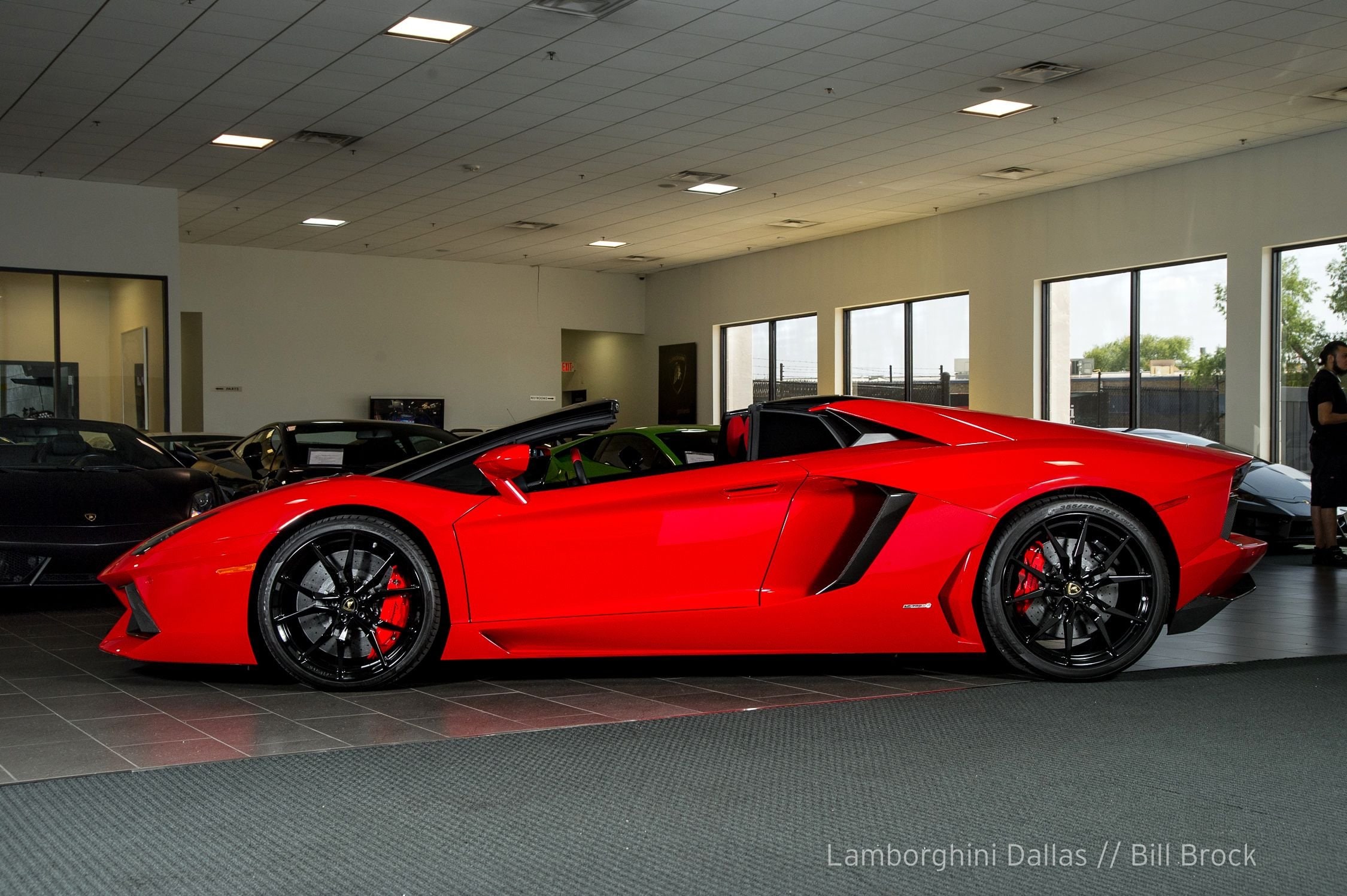 2016 Lamborghini Aventador Roadster, 6/20