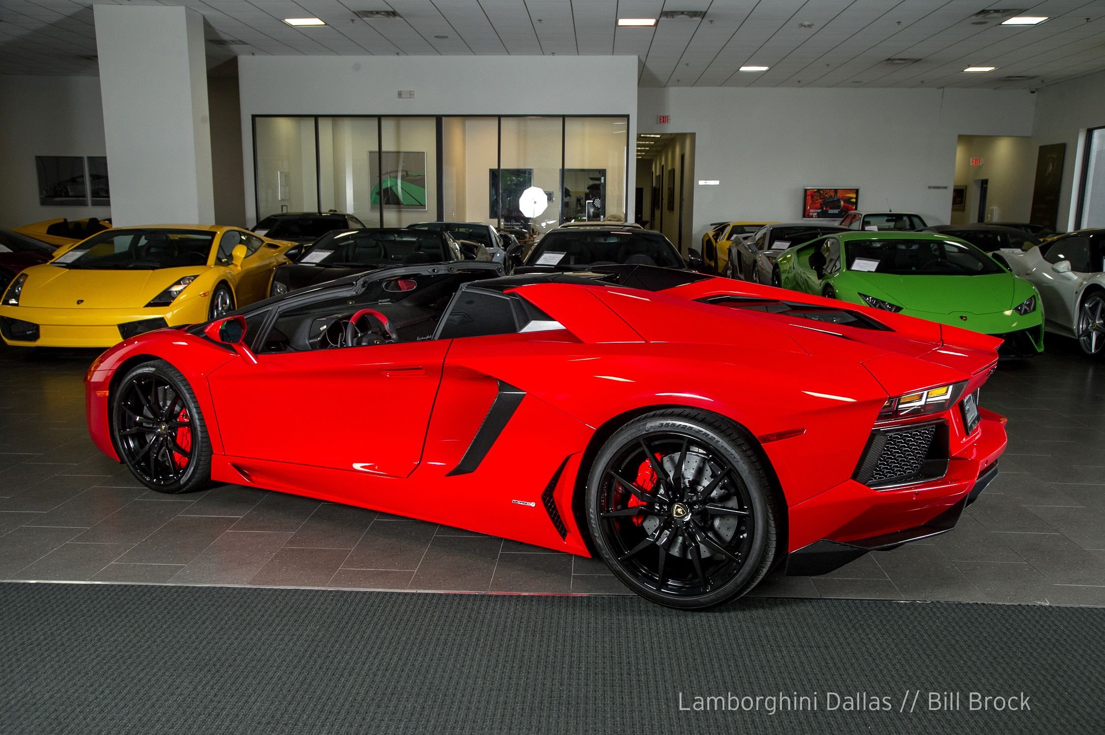 2016 Lamborghini Aventador Roadster, 12/20