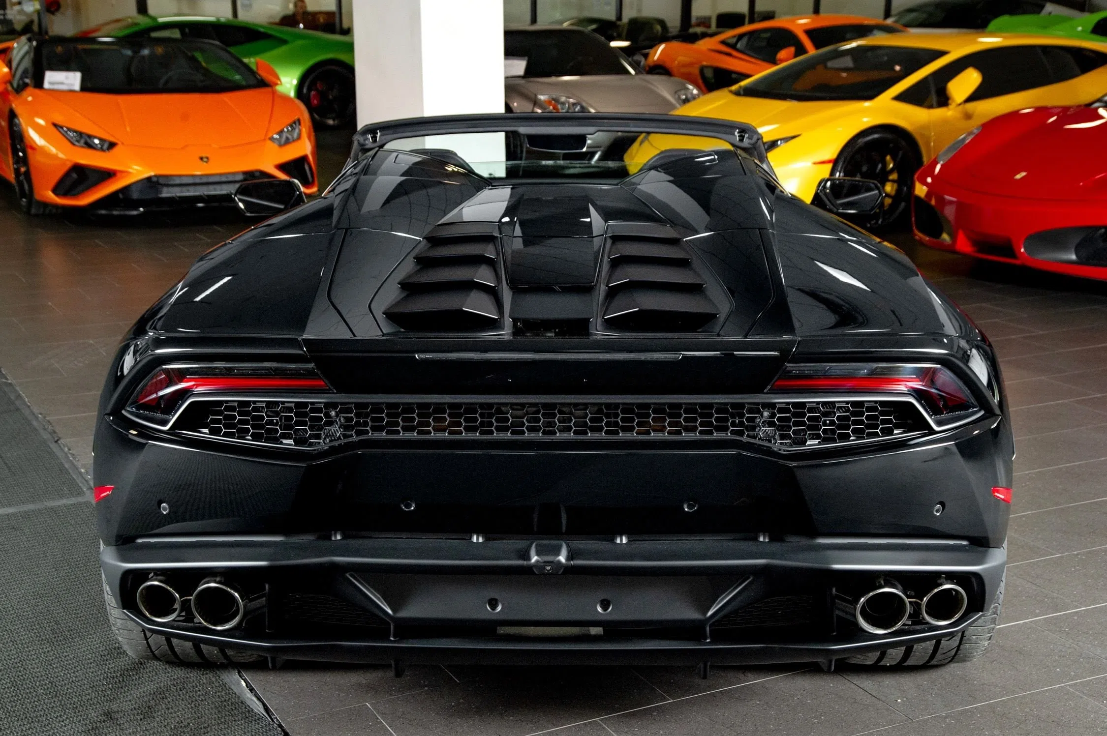 2018 Lamborghini Huracan LP610-4 Spyder for sale, exterior, Nero Helene