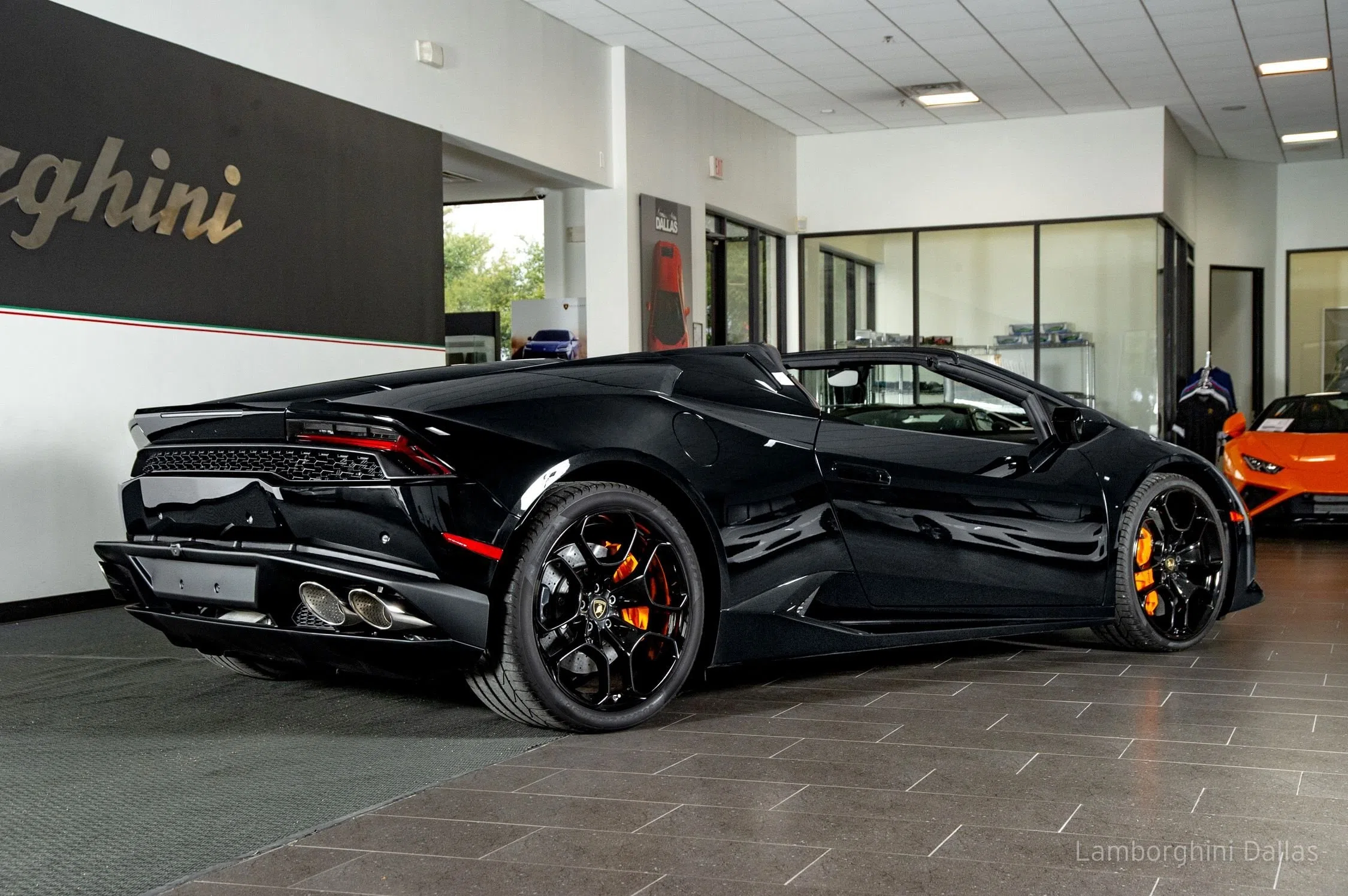 2018 Lamborghini Huracan LP610-4 Spyder for sale, exterior, Nero Helene