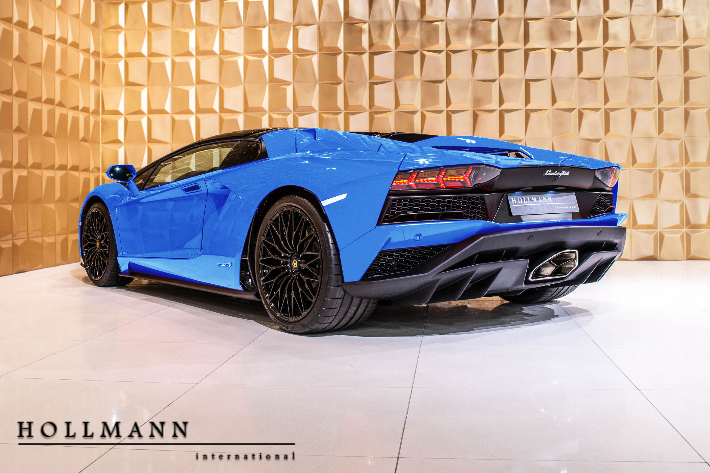 2018 LAMBORGHINI AVENTADOR S ROADSTER, 10/20