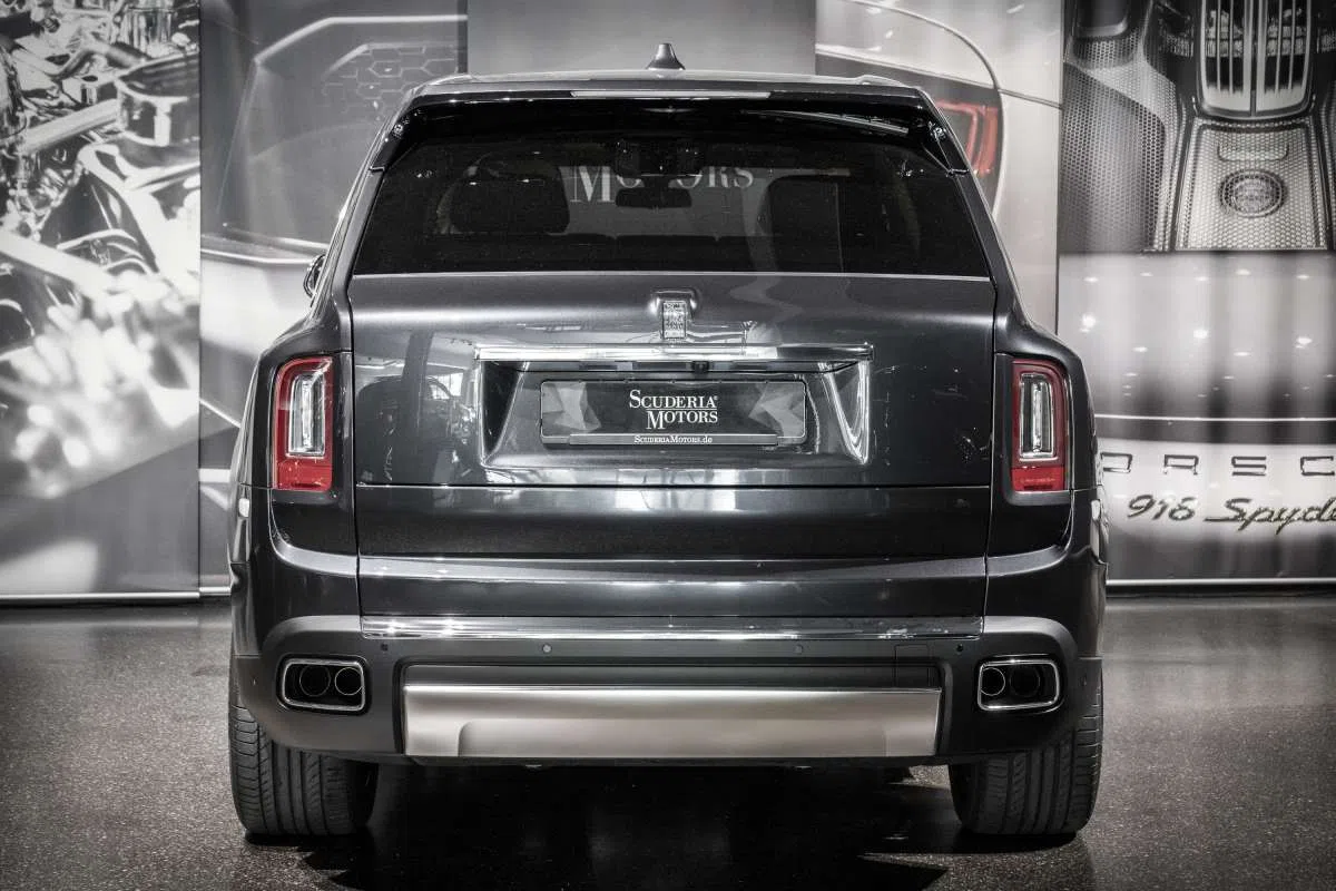 2020 Rolls-Royce Cullinan for sale, exterior, Darkest Tungsten