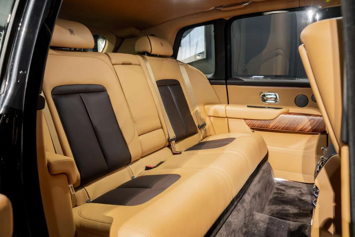 2020 Rolls-Royce Cullinan interior, seats, TAN - Dark Spice