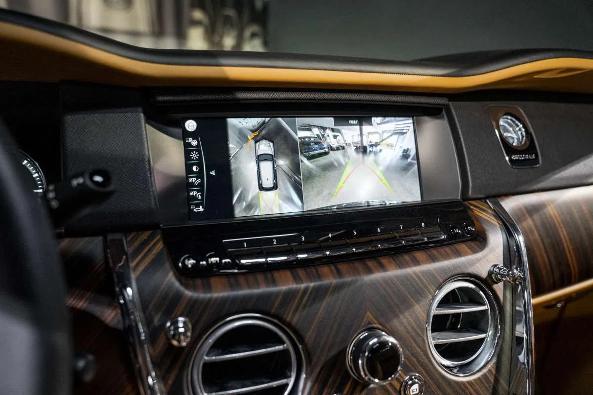 2019 Rolls-Royce Cullinan interior, TAN|BLACK