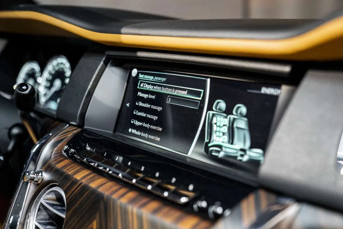 2019 Rolls-Royce Cullinan interior, TAN|BLACK