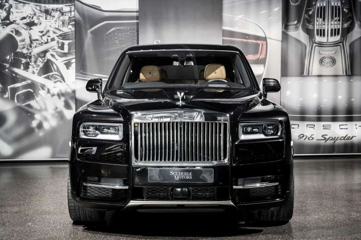 2019 Rolls-Royce Cullinan for sale, exterior, Black Diamond
