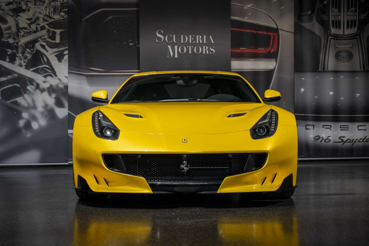 2018 Ferrari F12 TDF, 13/14