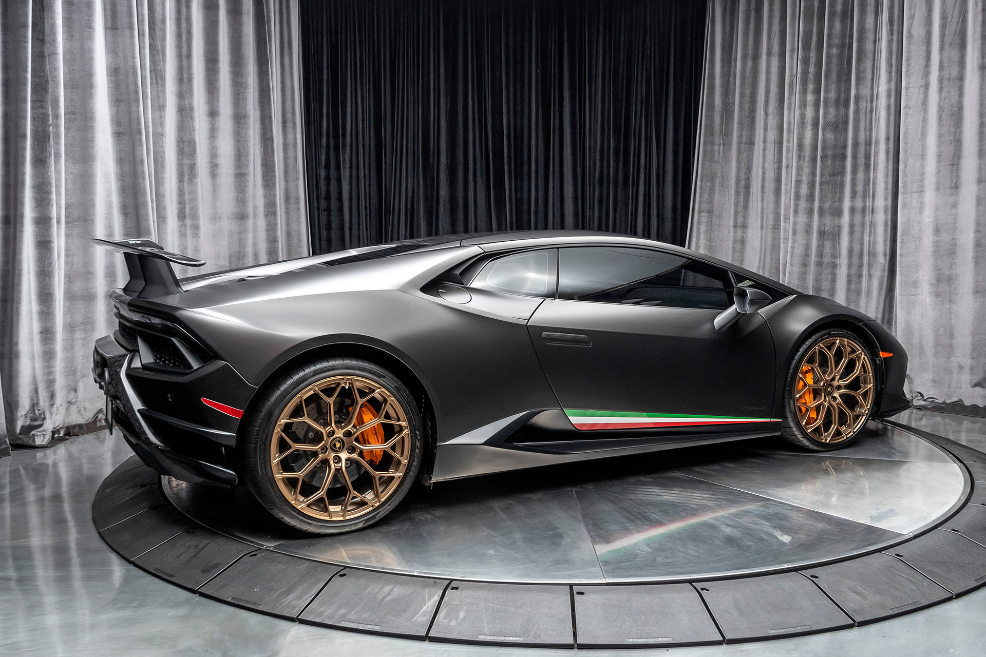 2018 Lamborghini Huracan LP640-4 Performante Coupe, 3/21