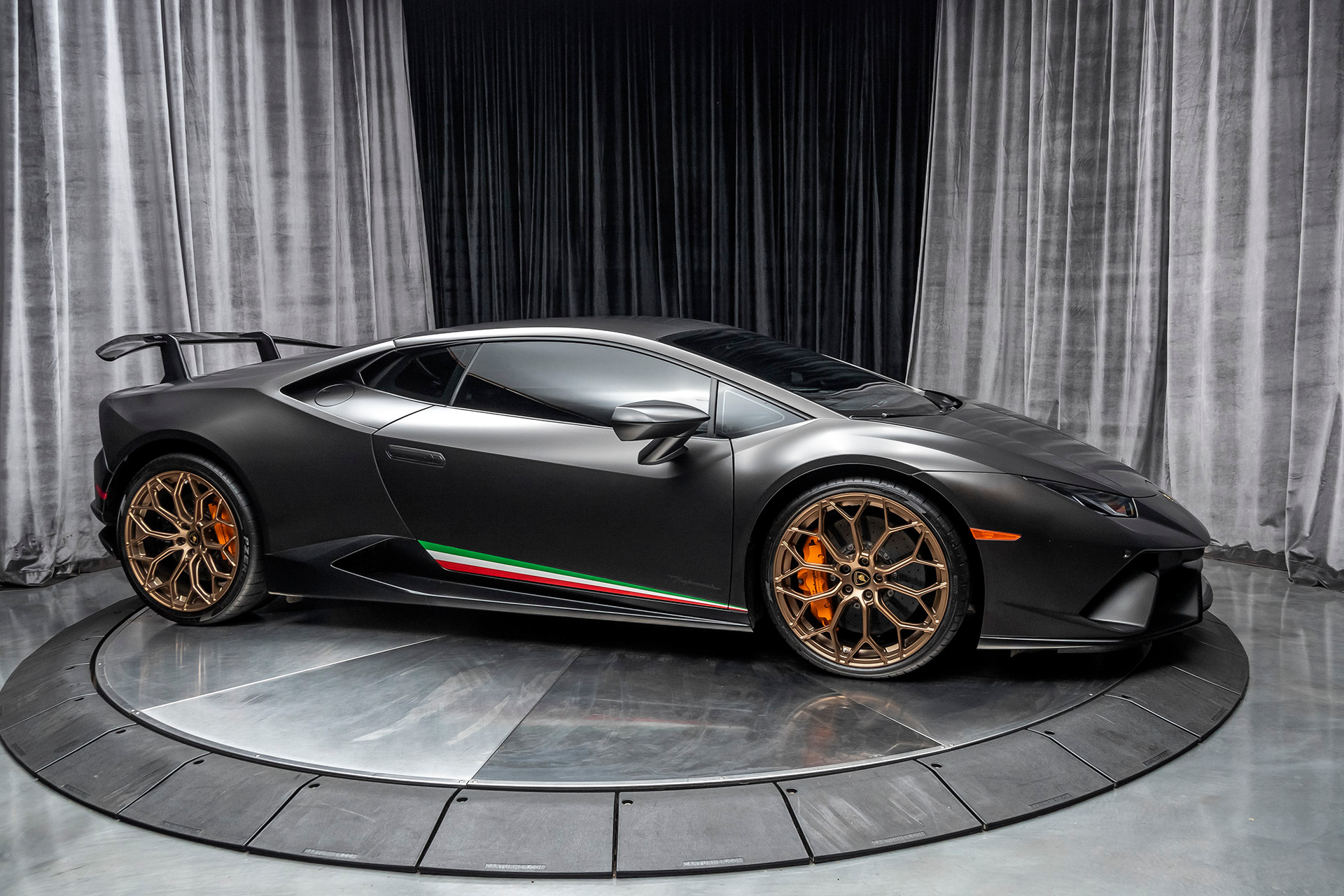 2018 Lamborghini Huracan LP640-4 Performante Coupe, 4/21