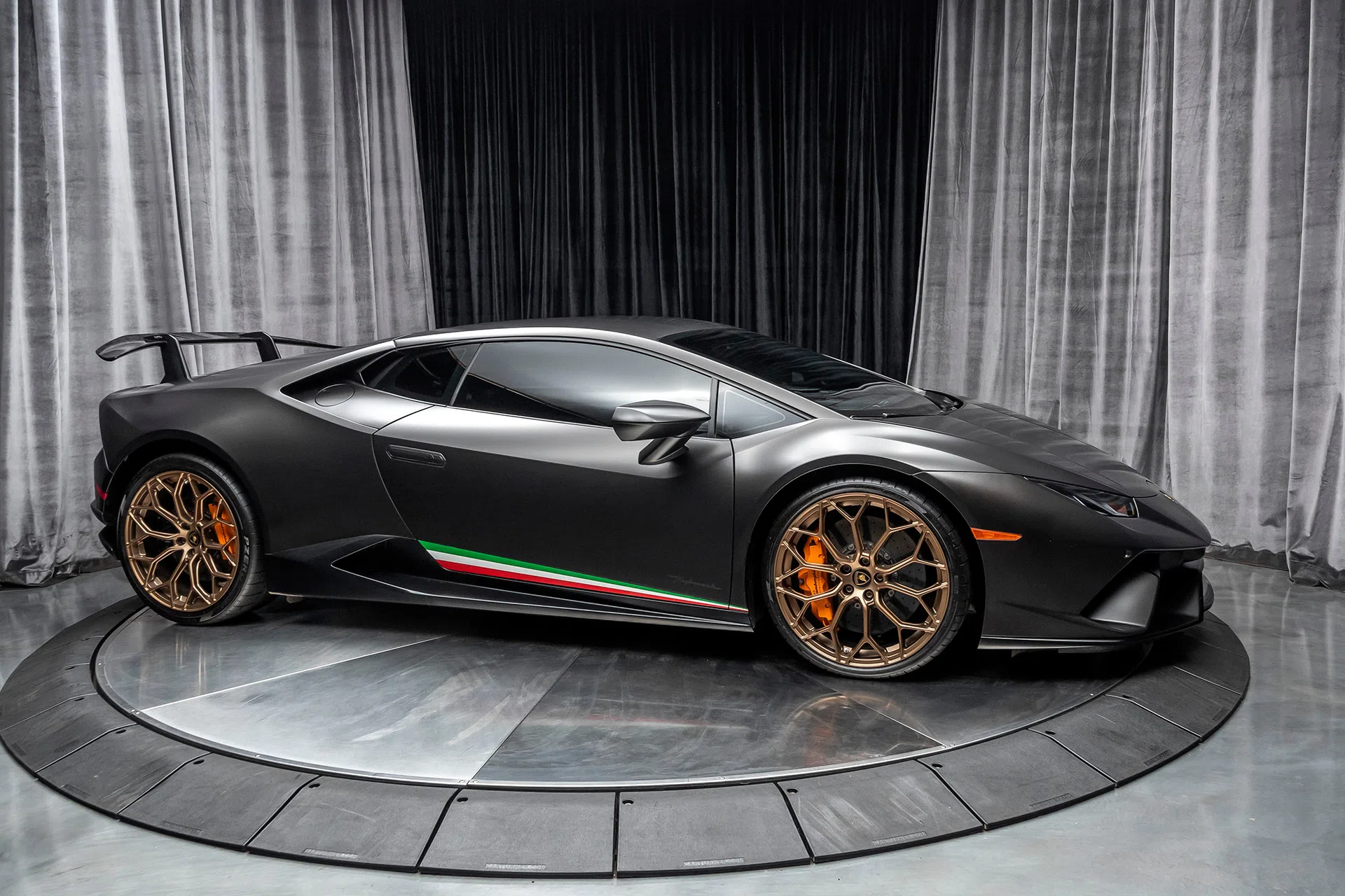 2018 Lamborghini Huracan LP640-4 Performante Coupe for sale, exterior, Marrone Apus (Matte Black)