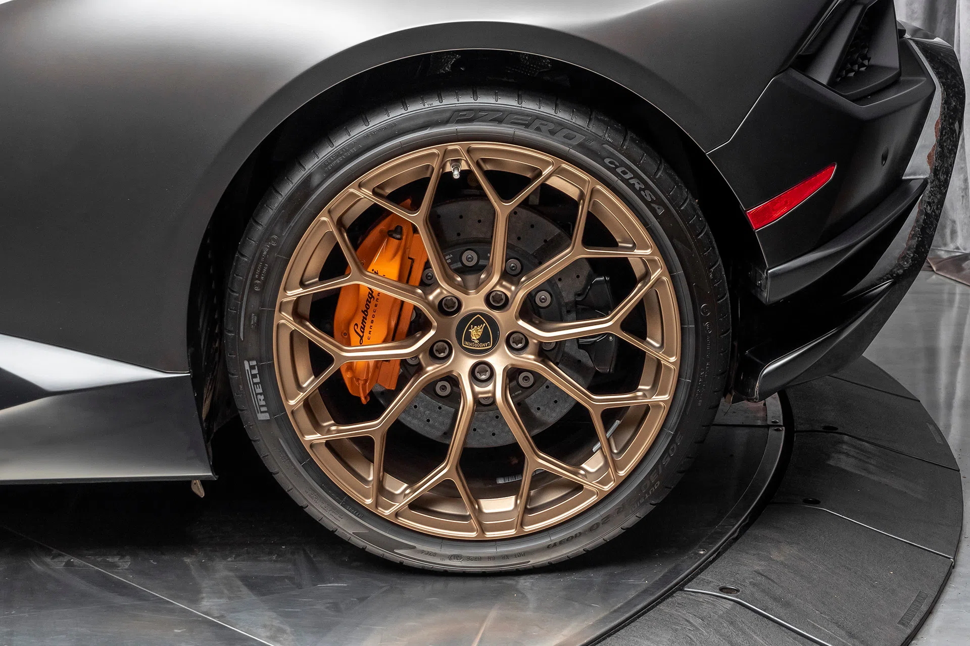 2018 Lamborghini Huracan LP640-4 Performante Coupe wheel