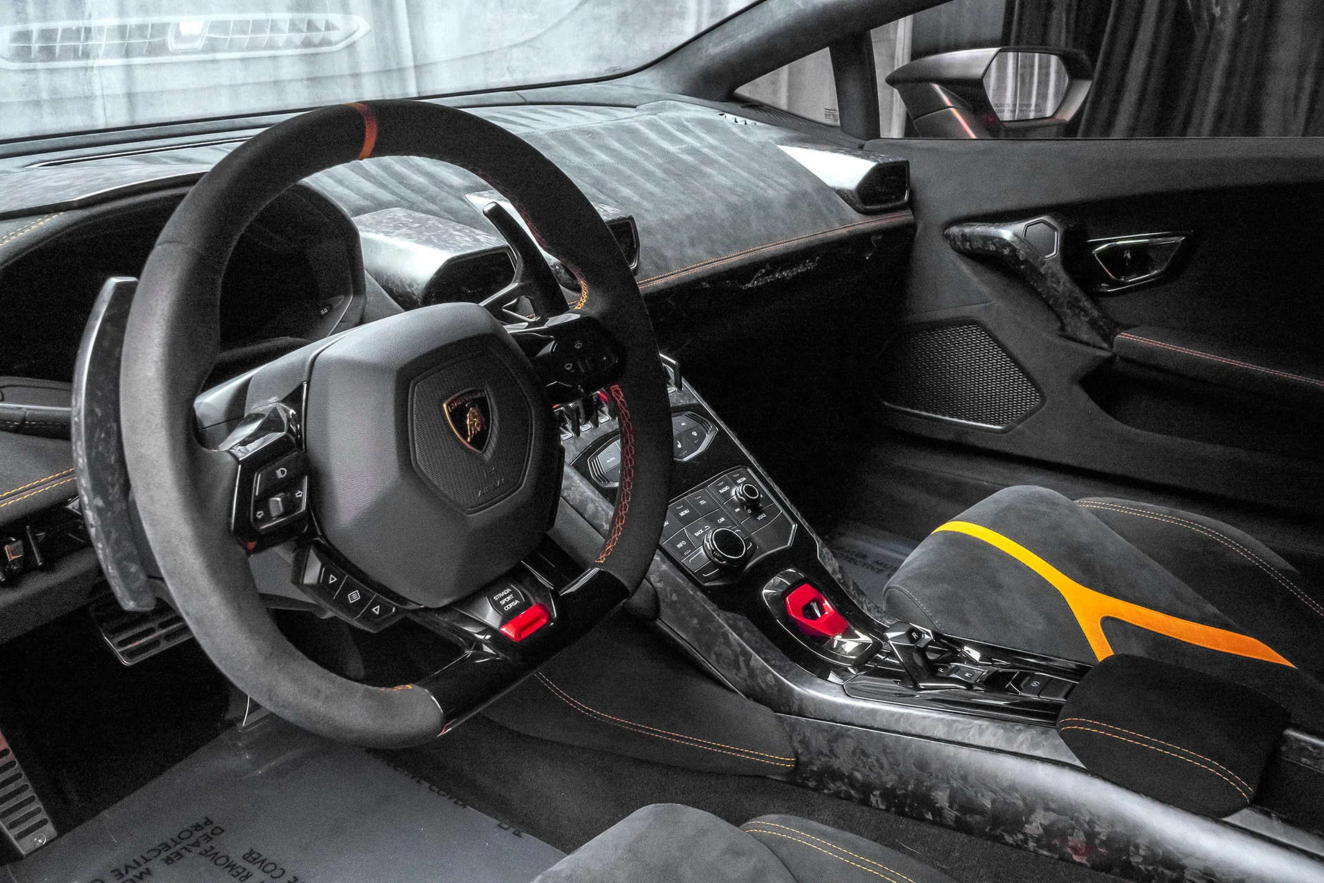 2018 Lamborghini Huracan LP640-4 Performante Coupe interior, dashboard, Nero Cosmus