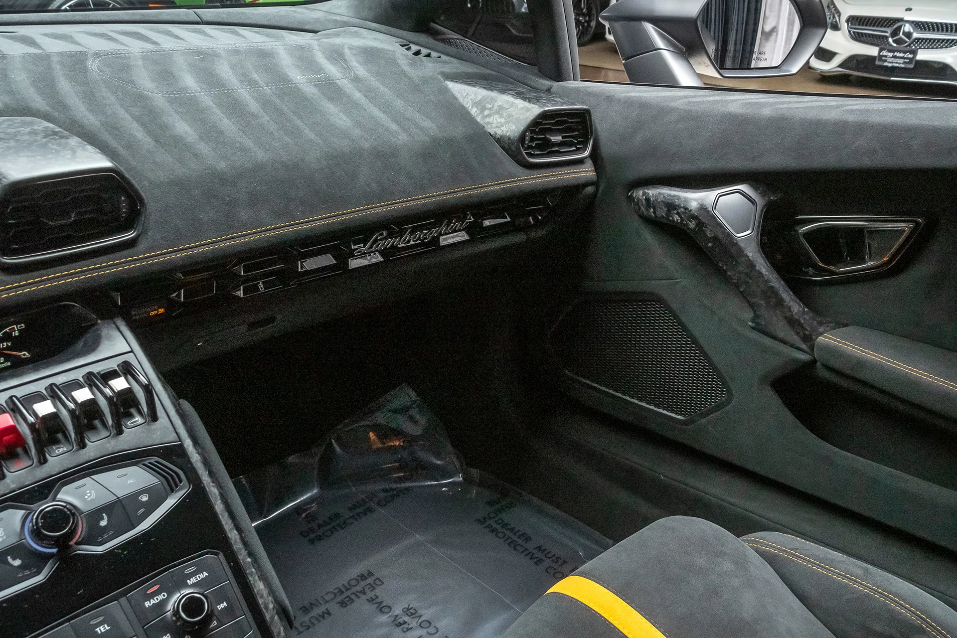 2018 Lamborghini Huracan LP640-4 Performante Coupe interior, door panel, Nero Cosmus