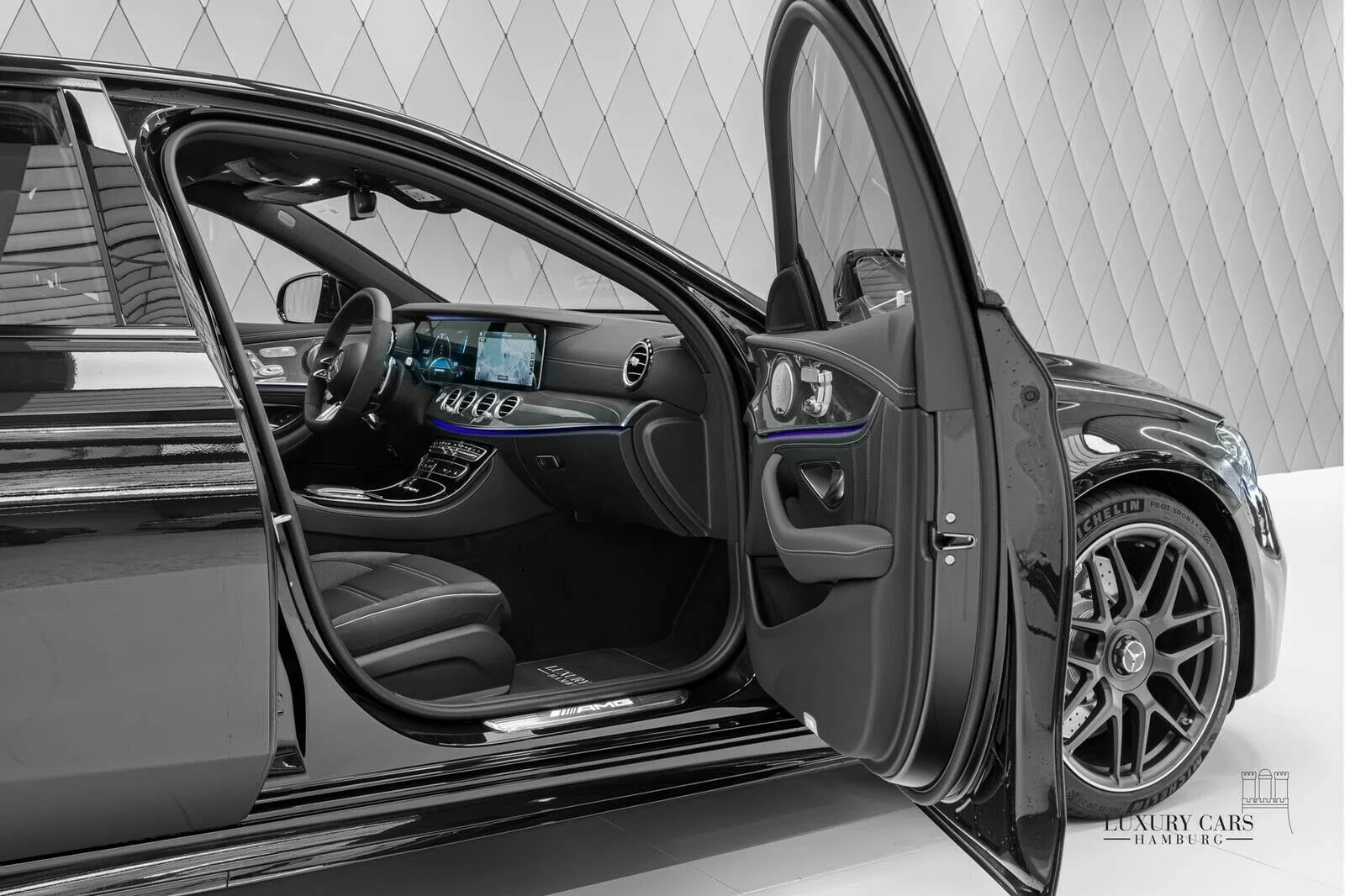 2020 Mercedes-Benz E 63 AMG S+ interior, door panel, Beige Leather