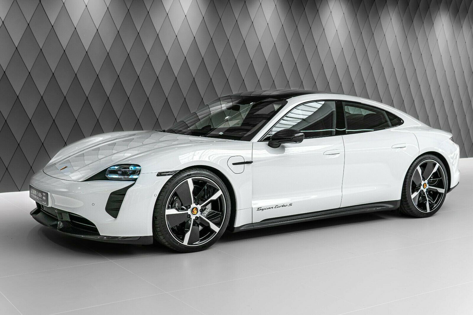 2020 Porsche Taycan Turbo S, 2/20