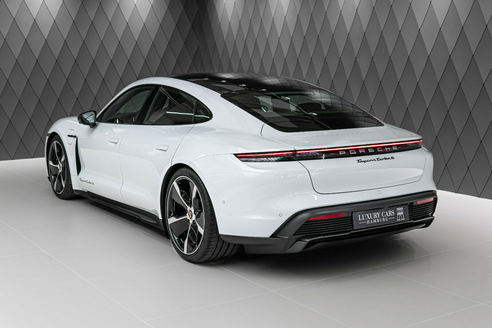 2020 Porsche Taycan Turbo S, 4/20