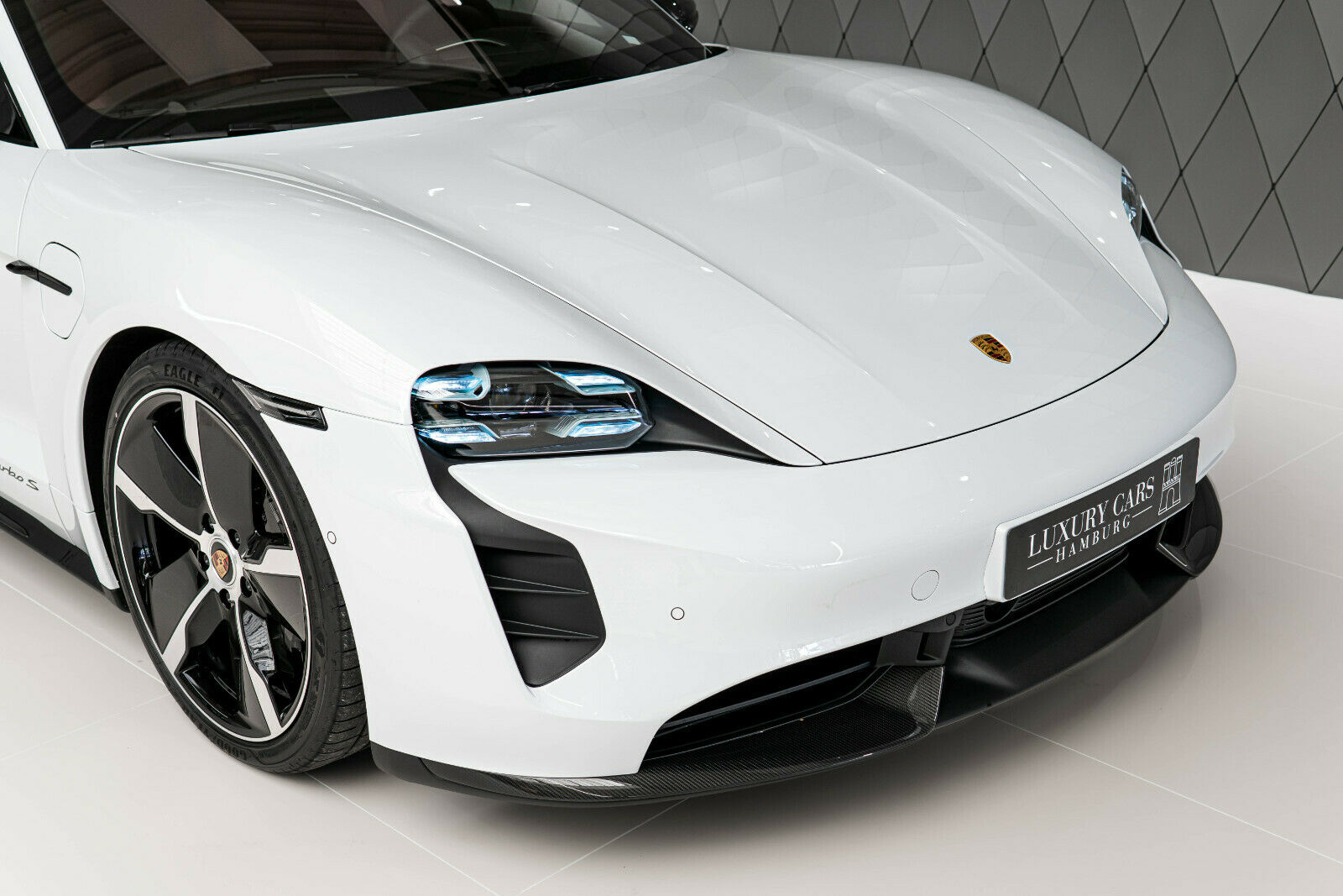 2020 Porsche Taycan Turbo S, 7/20